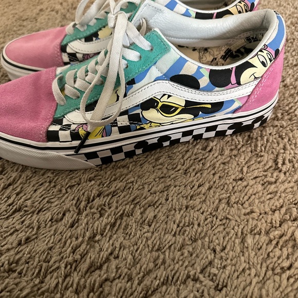 Vans Disney Mickey Minnie Women’s 9.5, Men’s 8. Cute Shoes! - Picture 5 of 14